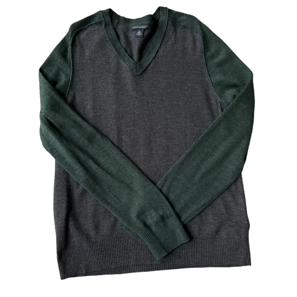 Banana Republic Mens Grey & Green Merino Wool V-Neck Knitted Sweater Size M